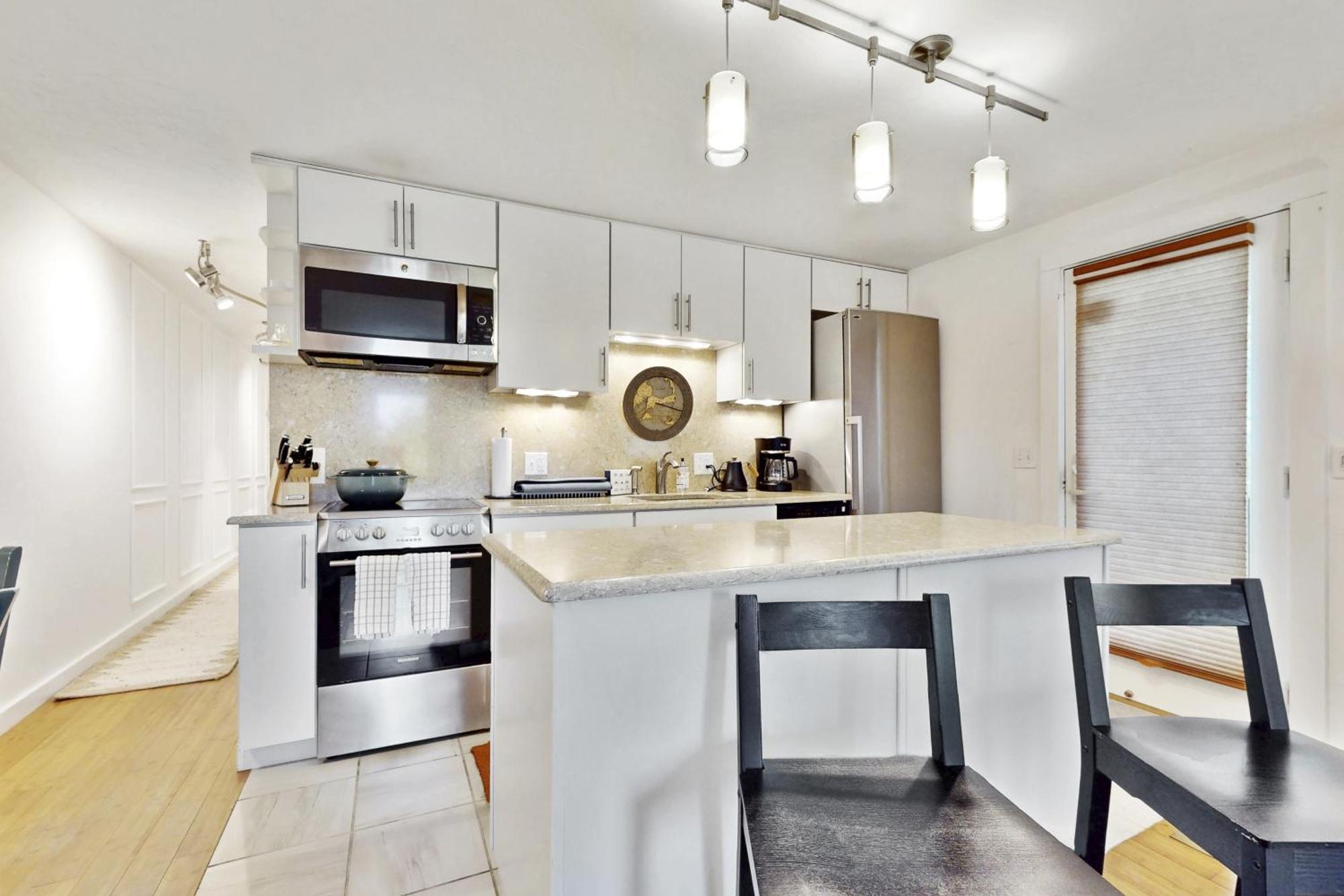 Endless Summer Apartment *
